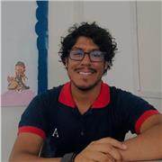 Profesor de escritura creativa ofrece clases a niños y adolescentes desde un enfoque del análisis de personajes
